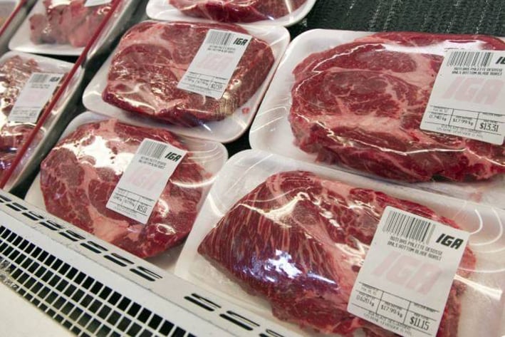 Inventan plástico que 'avisa' que la carne está descompuesta