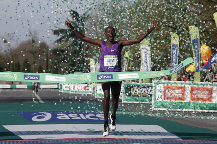 Kenianos dominan maratón de Paris