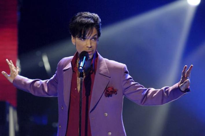 Prince es hospitalizado de urgencia