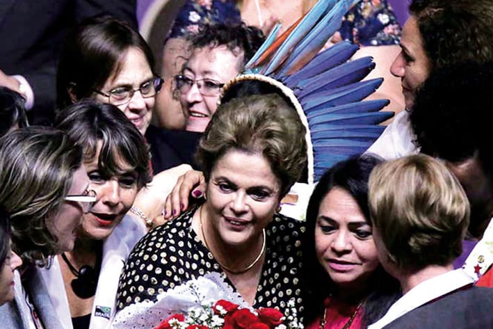 Dice Rousseff que está  cansada de los traidores