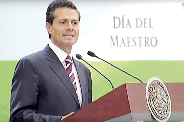 Peña Nieto anuncia que SEP  renovará planes de estudio