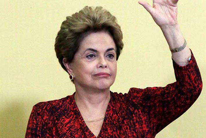 Senado de Brasil avala  continuar juicio político