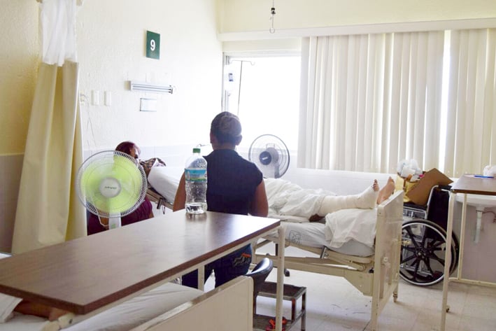 ‘Cuecen’ a pacientes en la Clínica  51, no hay climas