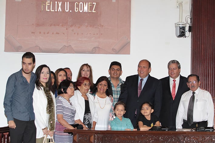 Develan nombre de Coahuilense  en salón de sesiones del Congreso