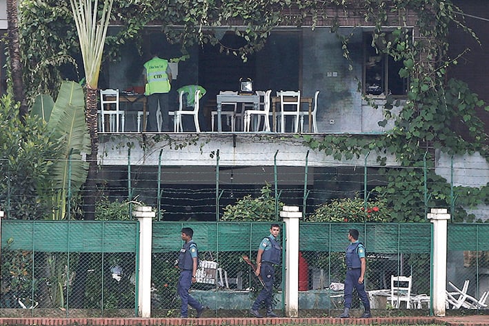 Bangladesh busca  pistas del ataque