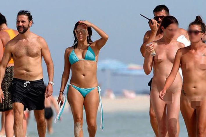 Eva Longoria y Pepe Bastón en playa nudista