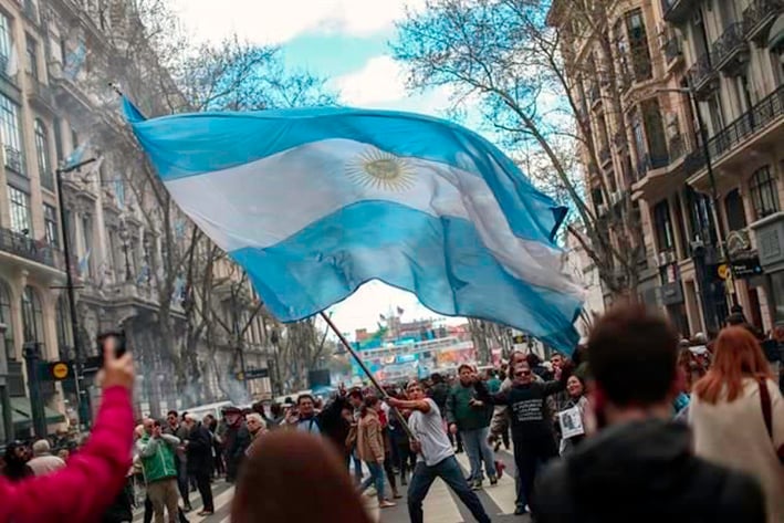 Marchan sindicatos contra Mauricio Macri