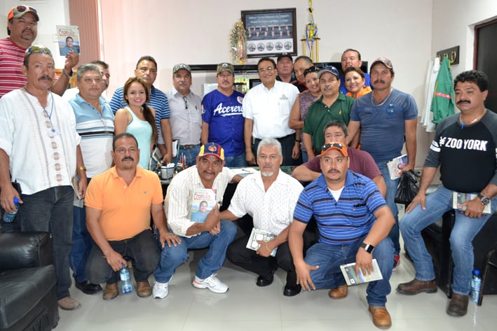 Se reúne Javier Guerrero con líderes obreros