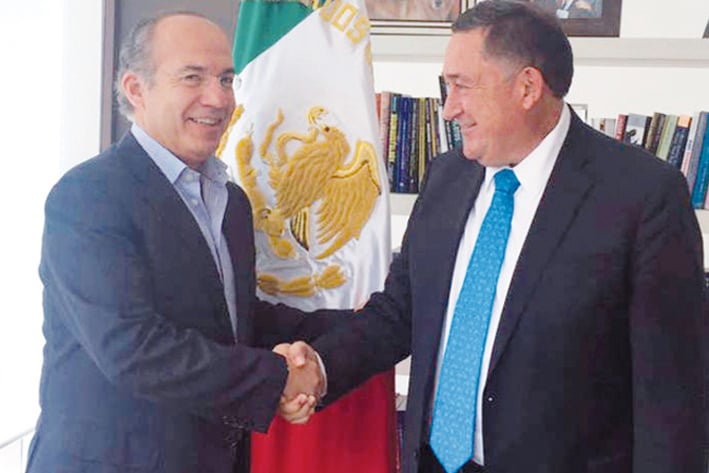 Se reúne Isidro López con Felipe Calderón