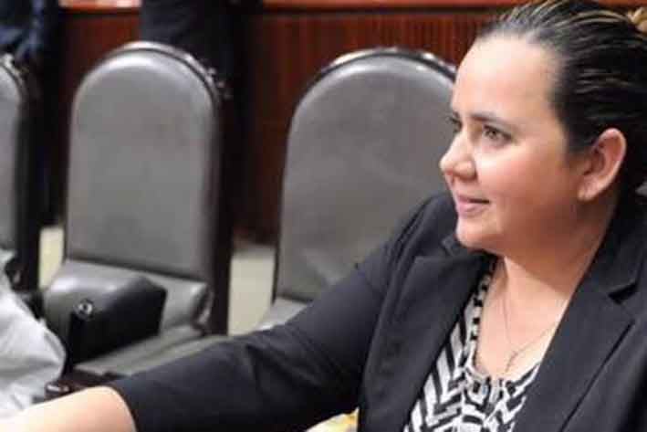 Lupita Oyervides, entre los mejores Legisladores