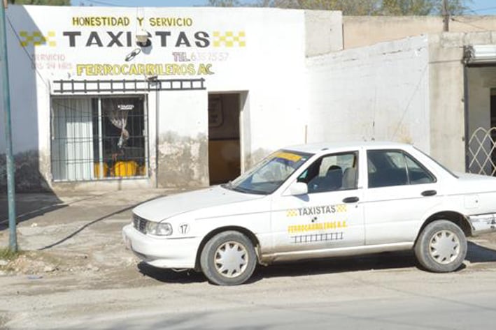 Alertan sobre estafadores de concesiones de taxi