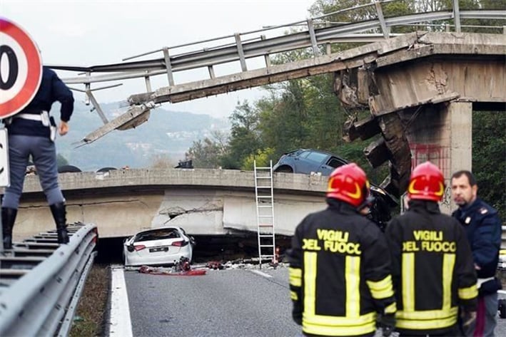 Colapsa puente en Italia