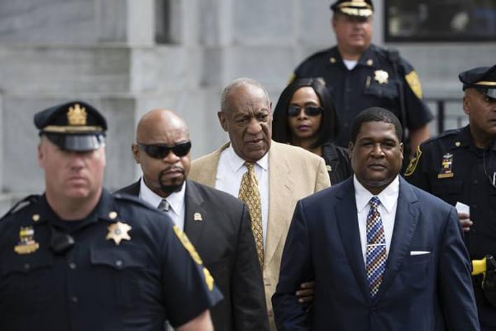 Bill Cosby está legalmente ciego, alega su defensa