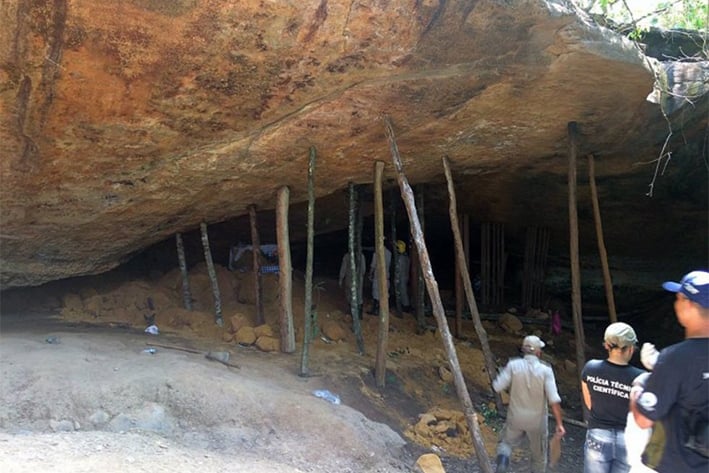 Derrumbe en gruta deja 10 muertos en Brasil