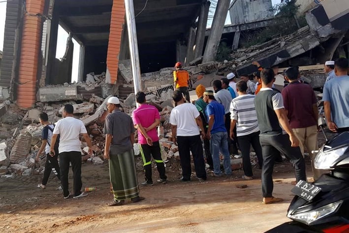 Mueren más de 20 personas por sismo