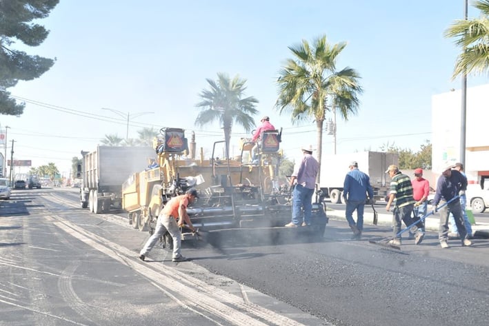 Colocan nuevo asfalto en tramo del Juárez