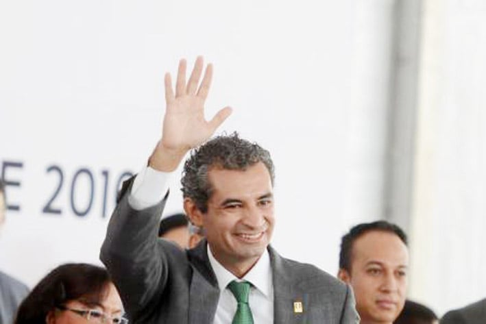Piden priistas renuncia  de Enrique Ochoa