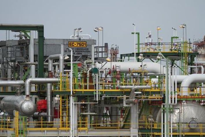 Suspende operaciones refinería de Tula