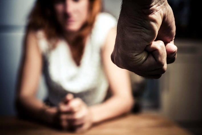 Despenaliza Rusia la violencia domestica