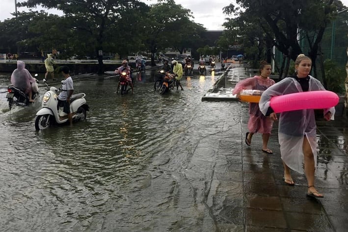 Afectan lluvias a millón en Tailandia
