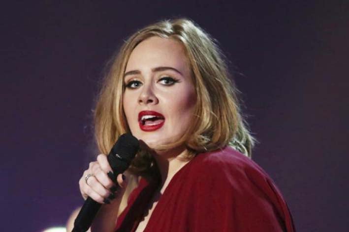 Adele actuará en los Grammy
