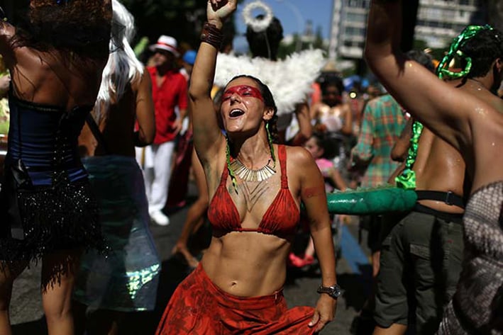 Carnaval empieza con mucha fiesta en Brasil