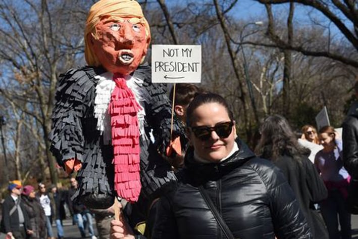 Miles protestan en Nueva York