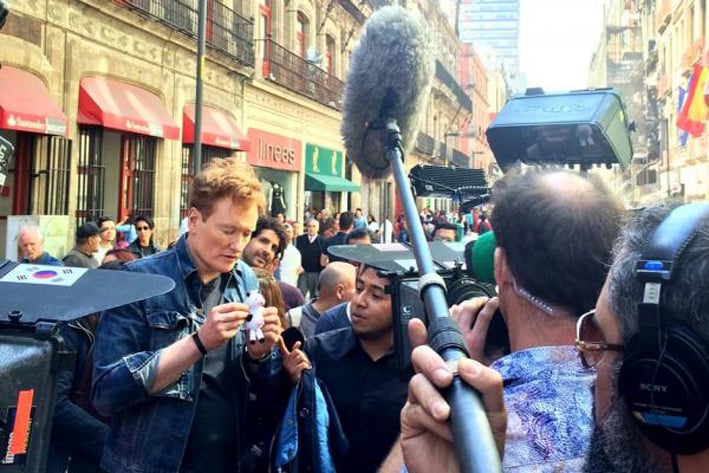 Conan O'Brien hace de Televisa su estudio