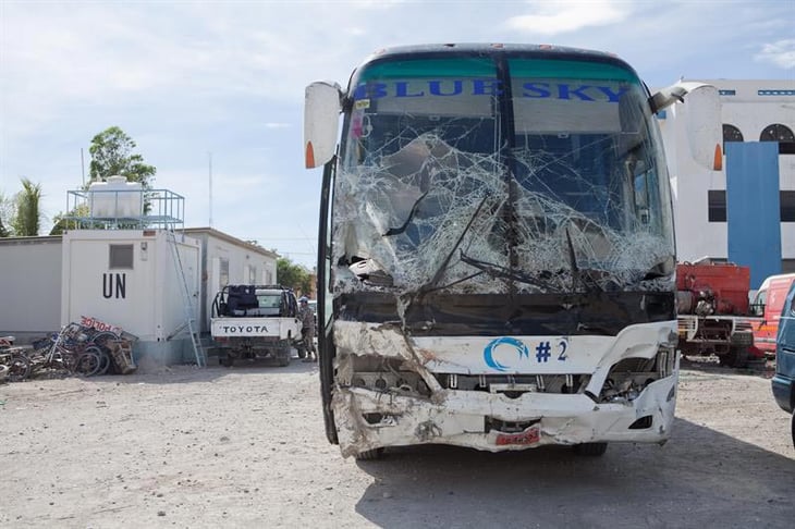 Autobús arrolla a multitud en Haití