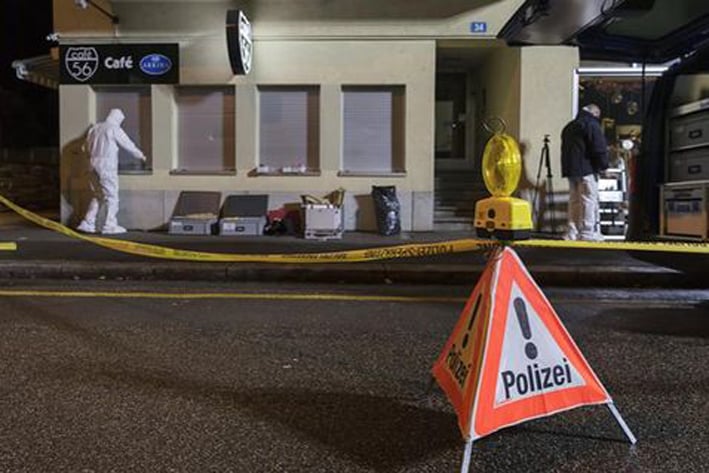 Tiroteo en café de  Suiza deja 2 muertos