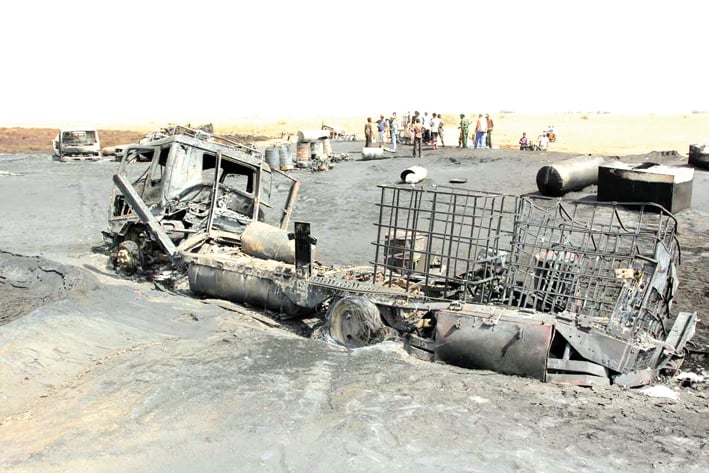 Detonan explosivo en oleoducto yemení
