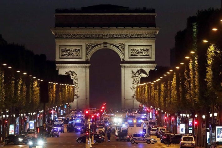 Atentado en París  deja dos muertos