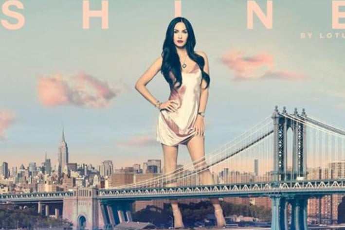 Una gigante Megan Fox pasea en Nueva York