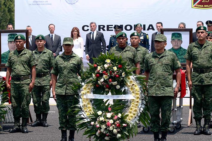 Rinden homenaje a militares fallecidos