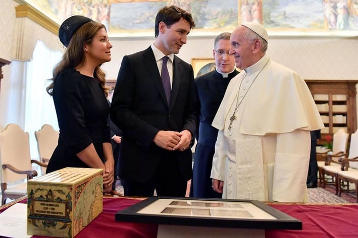 Invita Trudeau al Papa dar disculpas a indígenas