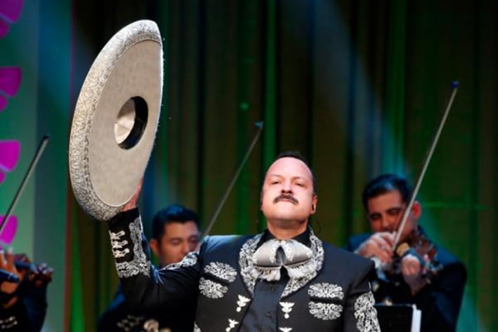 Pepe Aguilar cantará el Himno en la pelea Canelo vs. Chávez