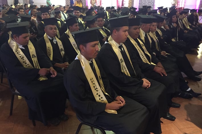 Se gradúan 64 alumnos de Telebachilleratos