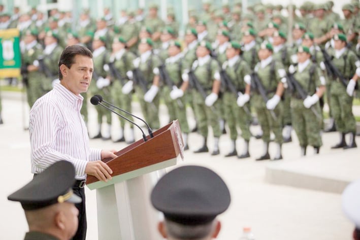 ‘Fuerzas armadas se la rifan por México'