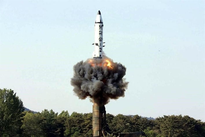 Lanza Norcorea misil balístico