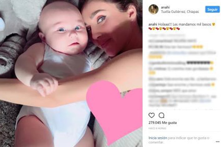 Anahí comparte foto con su 'enorme' bebé
