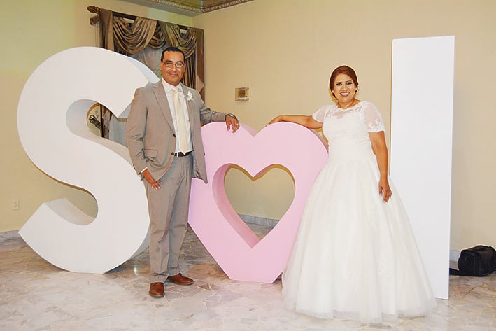 Sara & Iván Celebran 10 aniversario de bodas