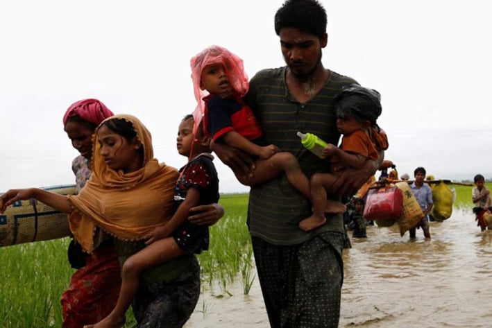 Miles de musulmanes huyen de Myanmar