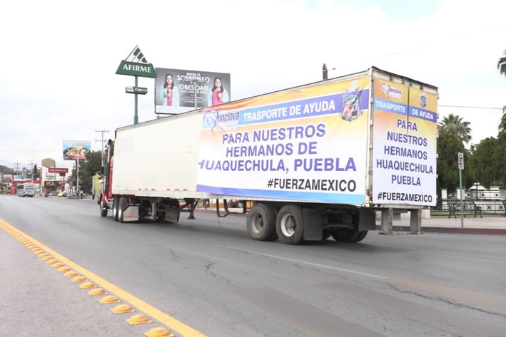 Sale segunda carga de donativos hacia Puebla