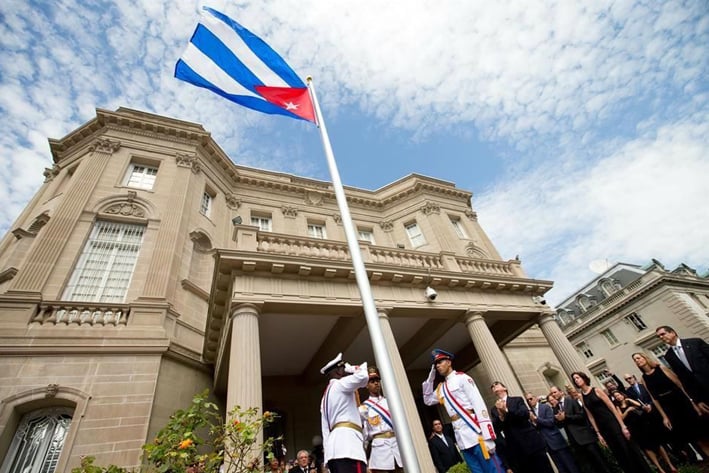 Expulsa Estados Unidos a 15 diplomáticos cubanos