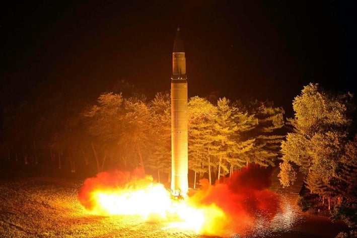 Lanza Norcorea misil balístico