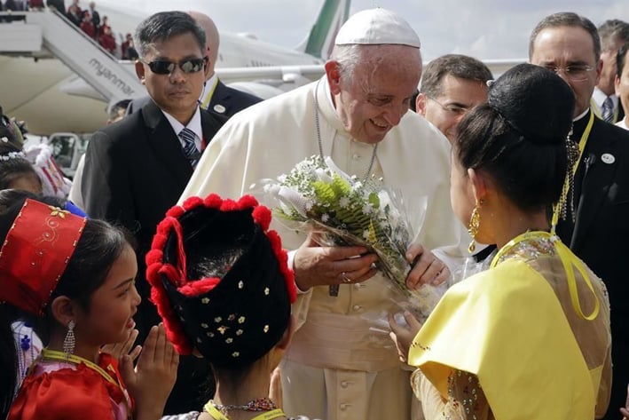 Llega el Papa a Myanmar