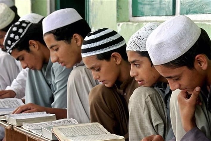 Revelan abusos en escuelas pakistaníes