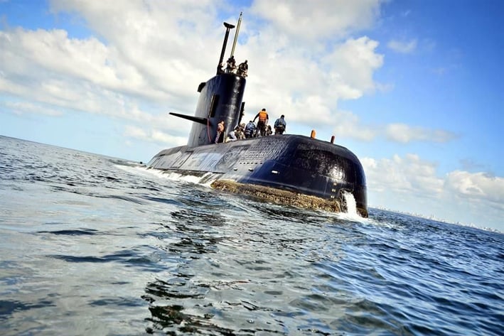Temen explosión en submarino argentino