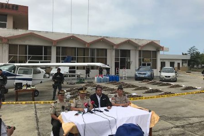 Confiscan en Ecuador media tonelada de coca