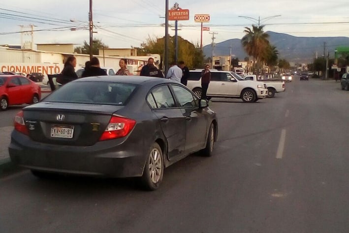 Enésimo choque  en Par Vial Juárez